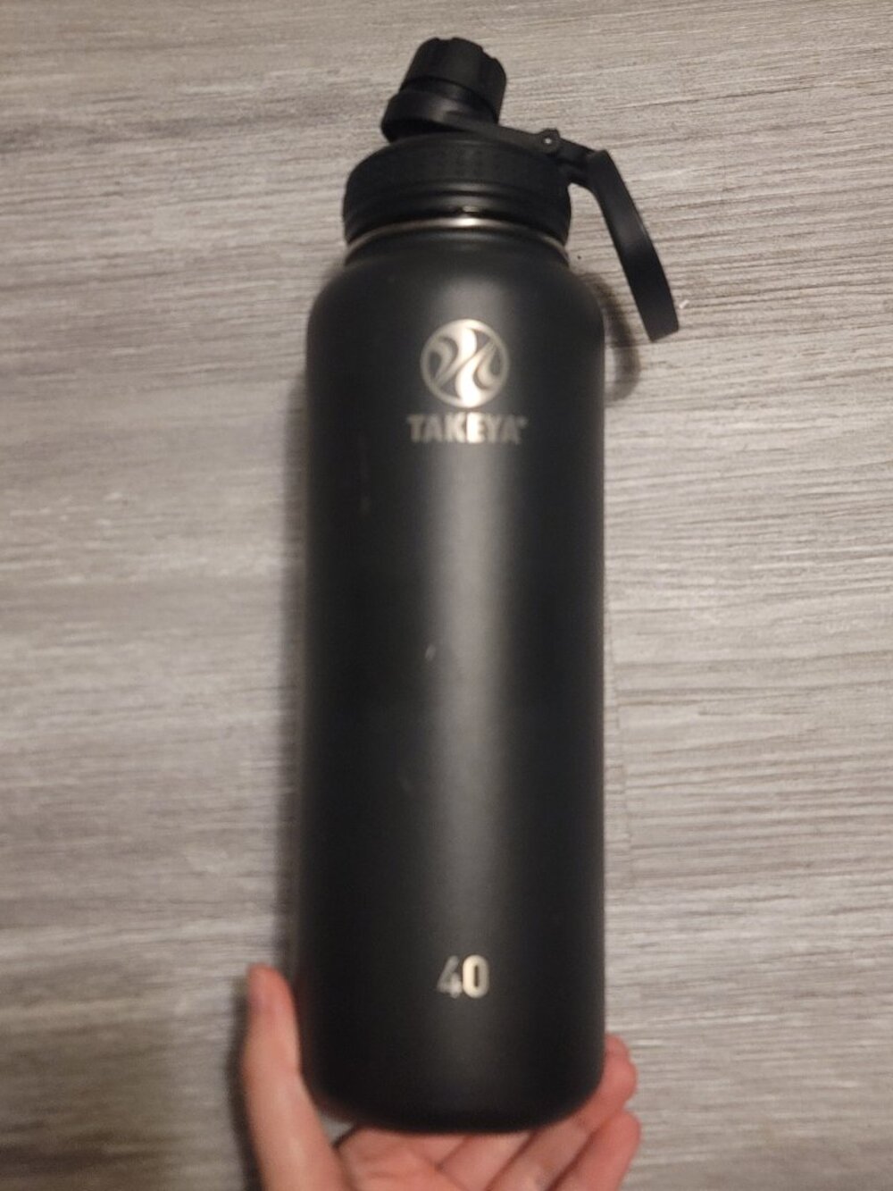 Black Takeya 40oz screw top water bottle